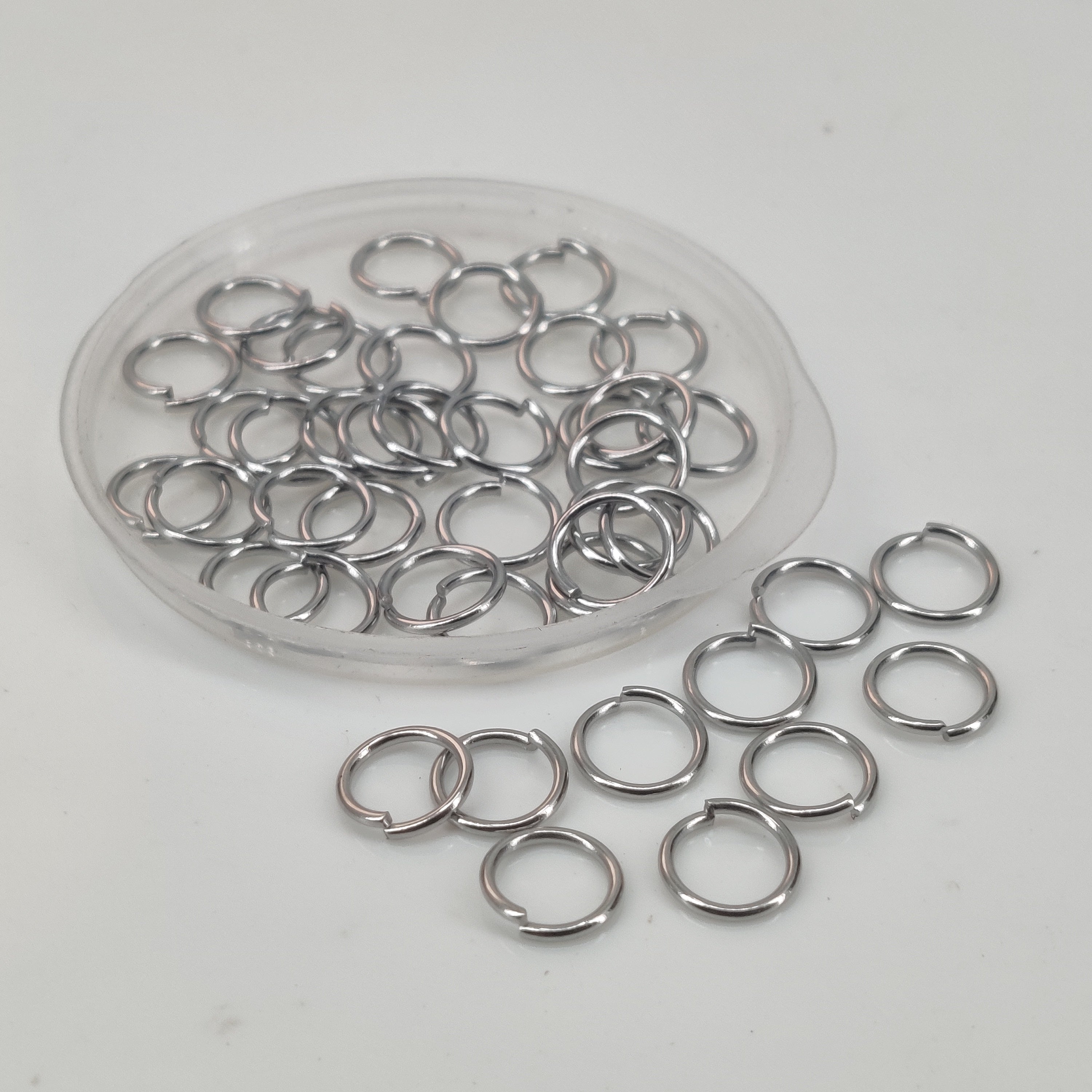 Tarnish Resistant 304-Stainless Steel Jump Rings 7x0.8 MM (65+ Pieces, 5 Grams) Silver Color For Jewellery Making [ac-jwlsupp-00017-m3]