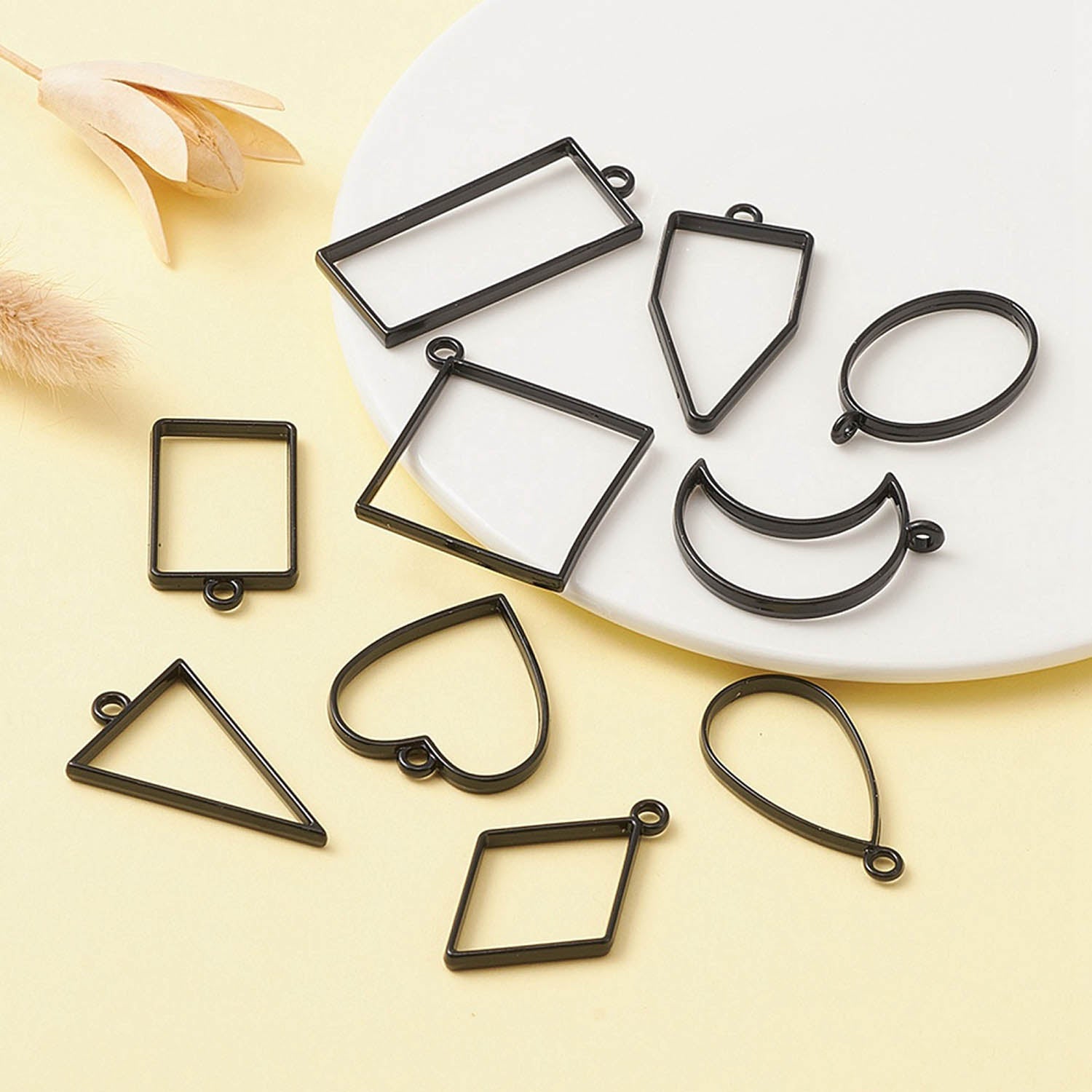 Metal Alloy Pendant Bezel Blanks (10 Pieces) 3 to 4.5 CM Range Mixed Shapes Bases Black For Resin Jewellery Making DIY Crafts [jefs-pndt-gnrl-00003-combo2]